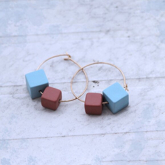 Set of two (2) Hoop Earrings Circle Earrings Minimalist Earrings for Her - Picture 3 of 7
